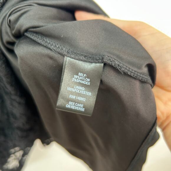 Torrid Black Lace Asymmetrical Short Sleeve Top Tee Plus Size 1X Fairy Goth Y2K - Picture 7 of 7